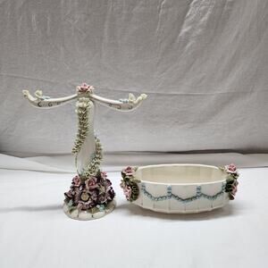 Reina Calif set of 2 Bone China pieces numbered 208 218 O